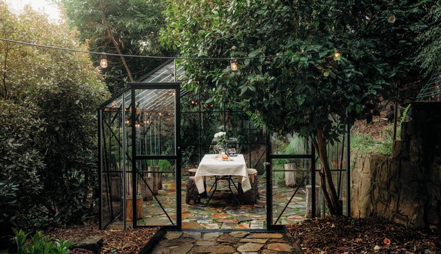 Luxury Treetop Escape with a Garden glasshouse