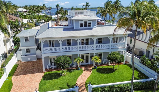 Luxury Tropical Paradise: Tiki Hut & 50ft Lap Pool – Ideal for Family & Friends