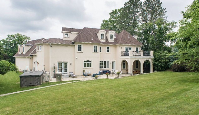 Luxury Tuscan style villa just few miles from downtown Boston .Newton Reg #24-17