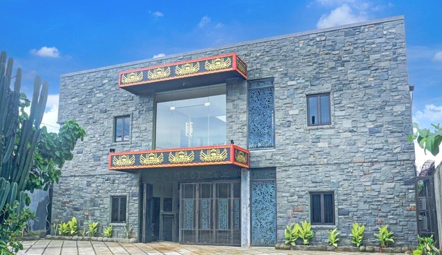 Luxury Twin Stay with Free WiFi and Parking