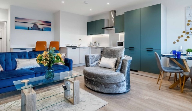 Luxury Two Bed Apartment in Southend-on-Sea 8