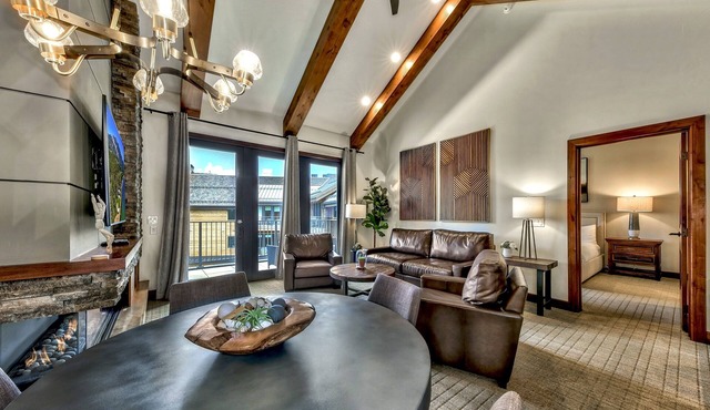 Luxury Two Bedroom Residence steps from Heavenly Village Book 7 Nights for 10% Off by RedAwning