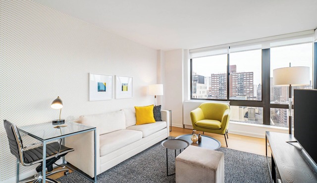 Luxury Two Bedroom Near Central Park