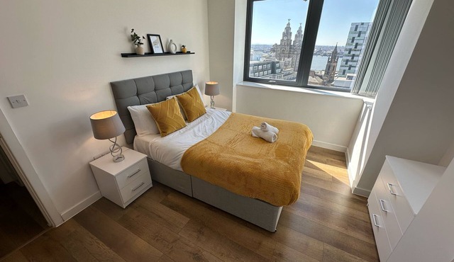 Luxury Two-Bedroom Penthouse Apartment with Spectacular City Views – Liverpool