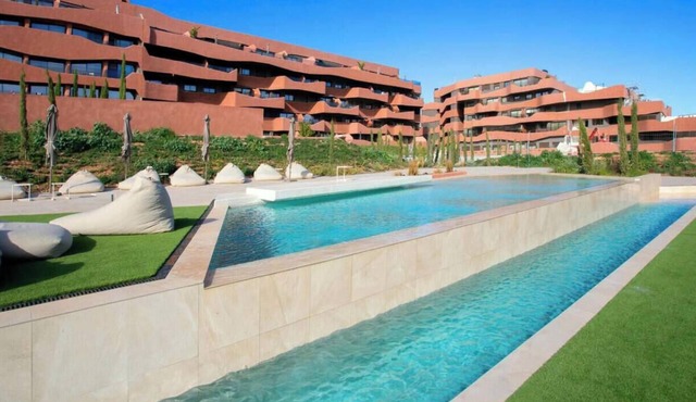 Luxury UCAM Executive | Terrace & High-Speed Wi-Fi