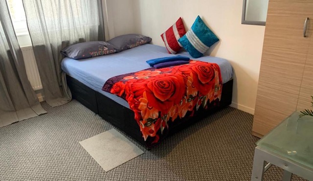 Luxury Ultra super Bedroom near the Barking Rail station in London