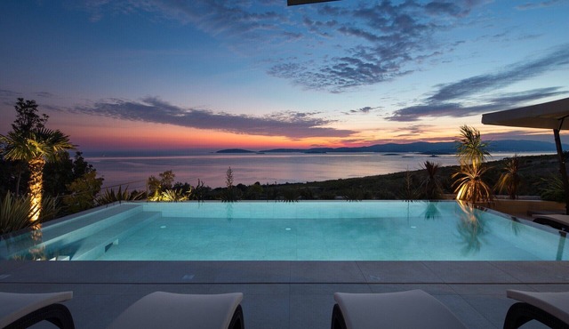 Luxury & Unique Villa Bevel House with sea view