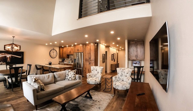 Luxury Unit - Amazing views! Heated Pool
