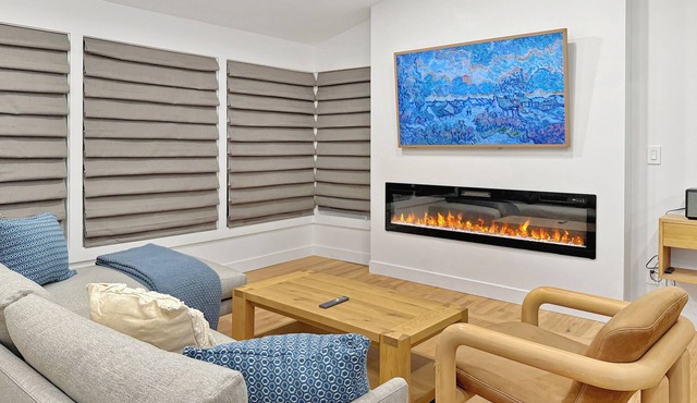 Luxury Upper Home w/a huge yard. Your World Cup base near Green Lake