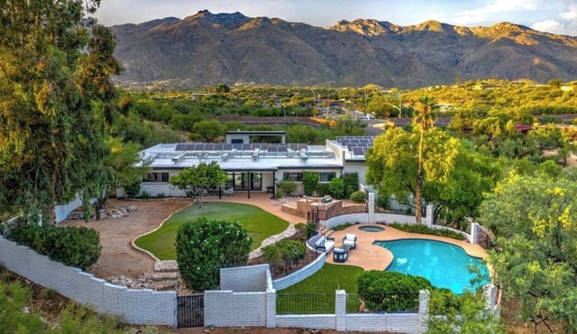 Luxury Upscale Modern home located in the Catalina Foothills. Sleeps 16