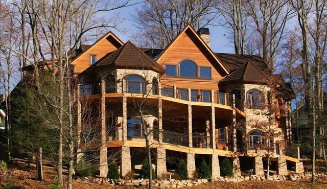 Luxury Upscale Retreat sleeps 4-16 Great for Entire Family (Special discount)