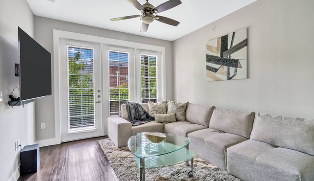 Luxury Uptown Dallas Apartment ★ 1BR Apt | 10 mins from Downtown