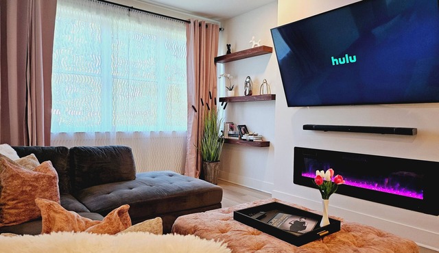 Luxury Urban Escape with Rooftop in downtown Atlanta