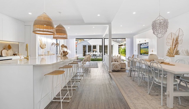 Luxury Urban Oasis - luxury and convenience close to airport and city