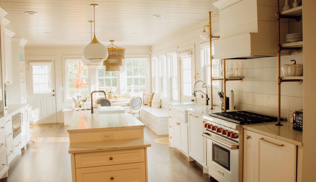 Luxury Farmhouse with Gourmet Kitchen