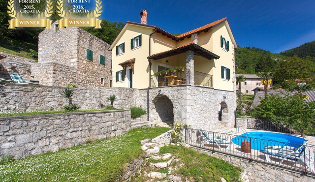 Luxury villa with private pool, wine cellar, located in Ucka Natural Park
