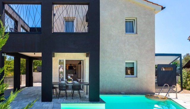 Luxury Villa Exclusive by Villas Guide