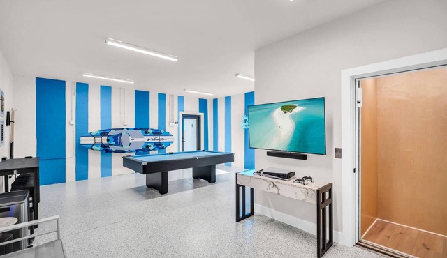 Luxury Vacation NEW -2 Heated Pools, 2 Game Rooms, 2Blocks2Beach