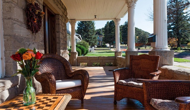 Luxury Vacation Home Great Location, Dog Friendly