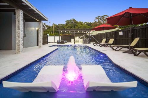 Luxury Vacation Home - Private Pool Outdoor Living