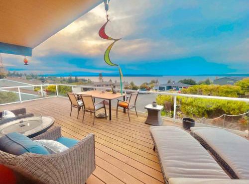 Luxury Vacation House with Breathtaking Soundview