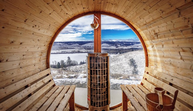 Luxury Vacation Rental with Premium Cedar Wood Sauna, Hot Tub, and Cold Plunge