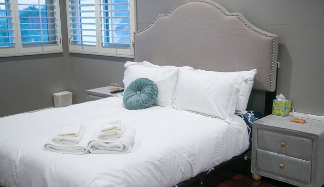 Luxury Vacation Home 5Bedroom with Private Pool, 15 Min to Huntington Beach Pier