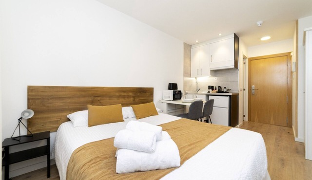 Luxury VI - Ferga Suites