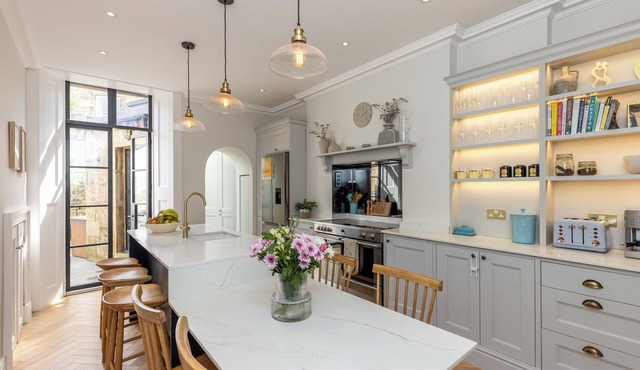 Luxury Victorian townhouse near the centre of Edinburgh