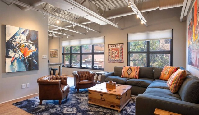 Luxury View Loft at the Historic Plaza -Spacious 1,050 Sq Ft