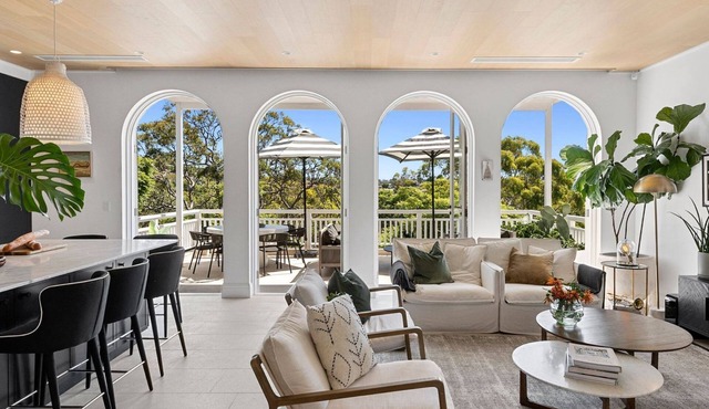 Luxury Views 5 Bedroom Home in Mosman with a Pool