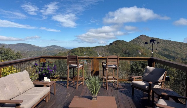 Luxury VIEWS from 4700', Hot Tub, Fire Pit, Modern Rustic 5BR with huge deck!