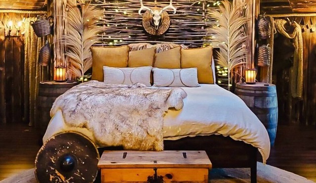 Luxury Viking Themed Yurt! A Glamping and Spa experience 35 miles from Seattle!