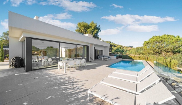 Luxury Villa Near Las Colinas