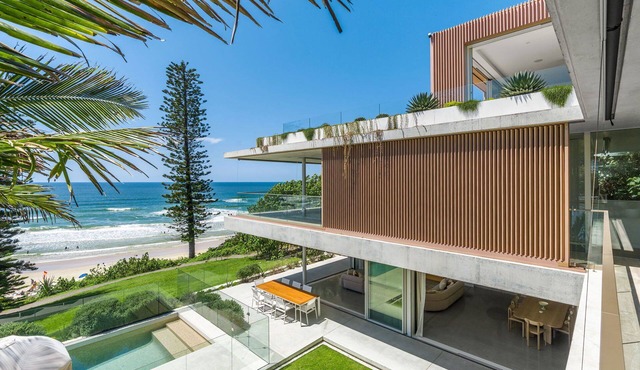 Luxury Villas Caba Beach House (Walk to Beach)