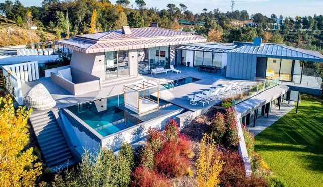 Luxury villa in a Golf Course