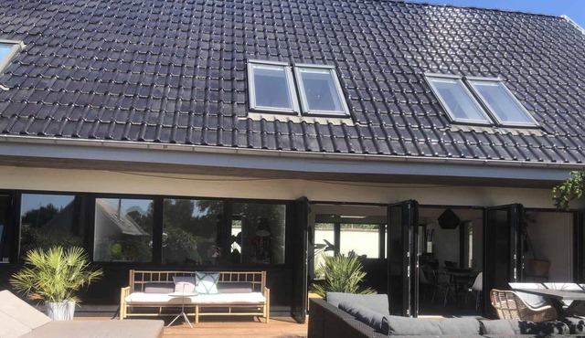 Luxury villa 170 meters from a beautiful beach