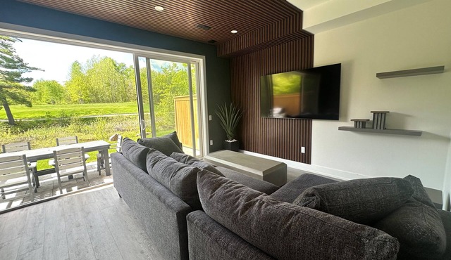 Luxury Villa 3 Bedroom Villa Located in Muskoka Bay Golf and Resort