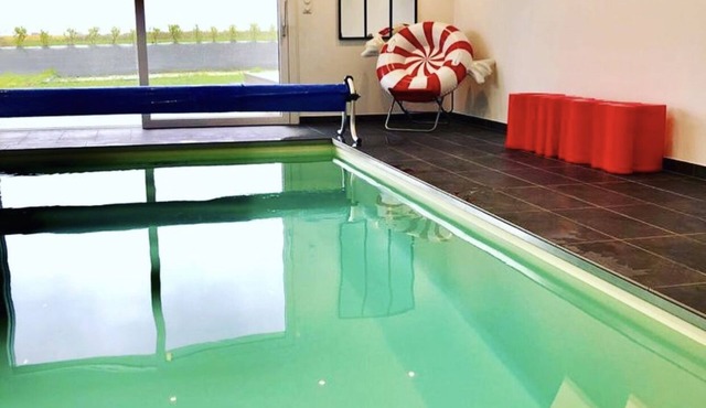 Luxury villa 4* in Kerlouan, sea and beach 80m away, quiet,heated indoor pool