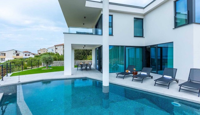 Luxury Villa 45° – Exclusive holiday villa with sea view