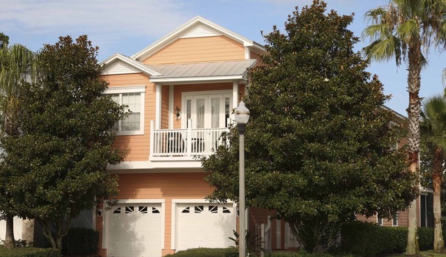 Luxury Villa, 5 Bedrooms: Minutes from Disney & in the Reunion resort