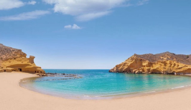 Luxury Villa 5 stars with 6 bedrooms, 4 bathrooms and private pool