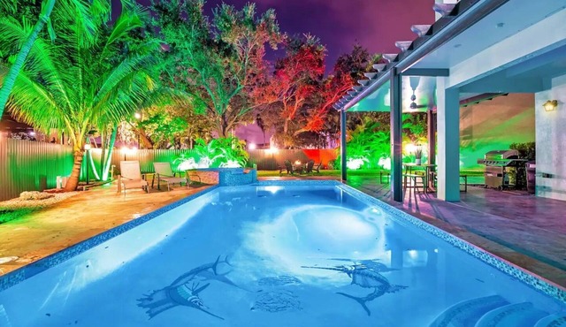 Luxury Villa 5BD/5BA Pool Jacuzzi Near Airport & Miami Perfect World Cup 2026