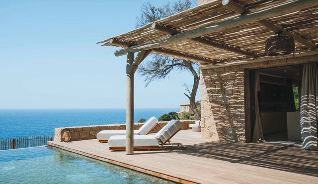 Luxury Villa a nepita Beach access through the maquis