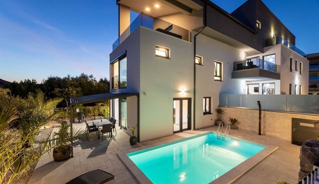 Luxury Villa Adria Apartments for large groups with Pools and Jacuzzi