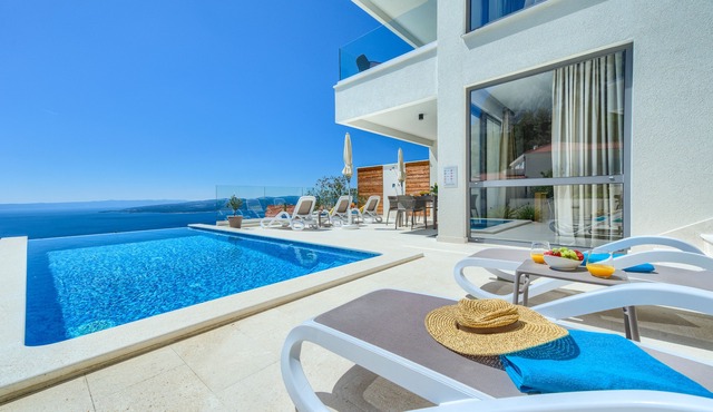 Luxury Villa Bellevue Bast - Sea View Heated Infinity Pool Sauna Jacuzzi 400m2