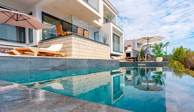 Luxury Villa Bianca with Pool