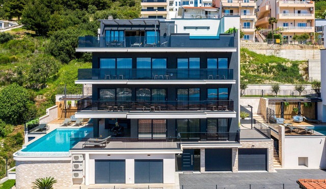 Luxury Villa Calliope with Pool