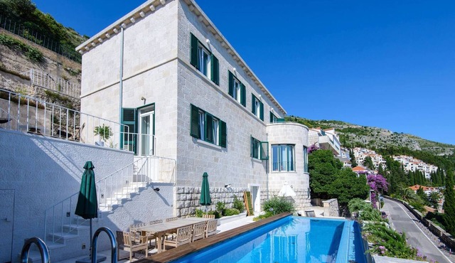 Luxury Villa Castello Dubrovnik with Pool & Sauna