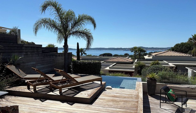 LUXURY VILLA CLOSED TO THE BEACH AND CITY CENTER